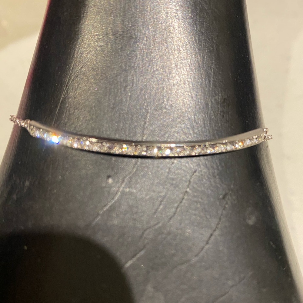 Elegant Silver Bracelet with Crystal Accents